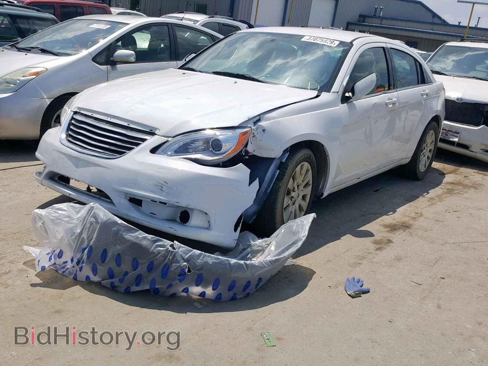 2013 CHRYSLER 200 - VIN: 1C3CCBAB1DN646757 - Photo 2