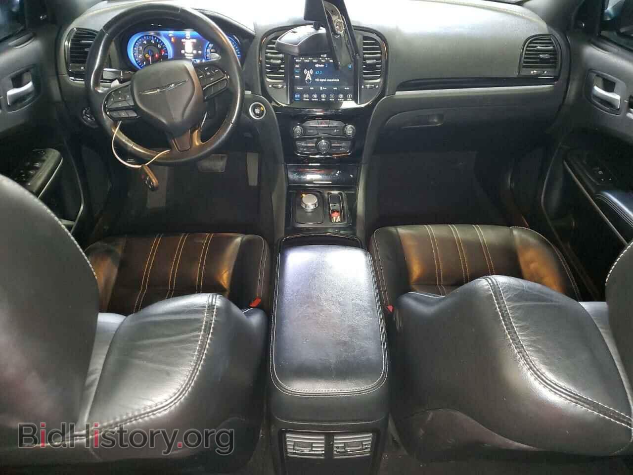 2019 CHRYSLER 300 - VIN: 2C3CCABGXKH585421 - Фото 8