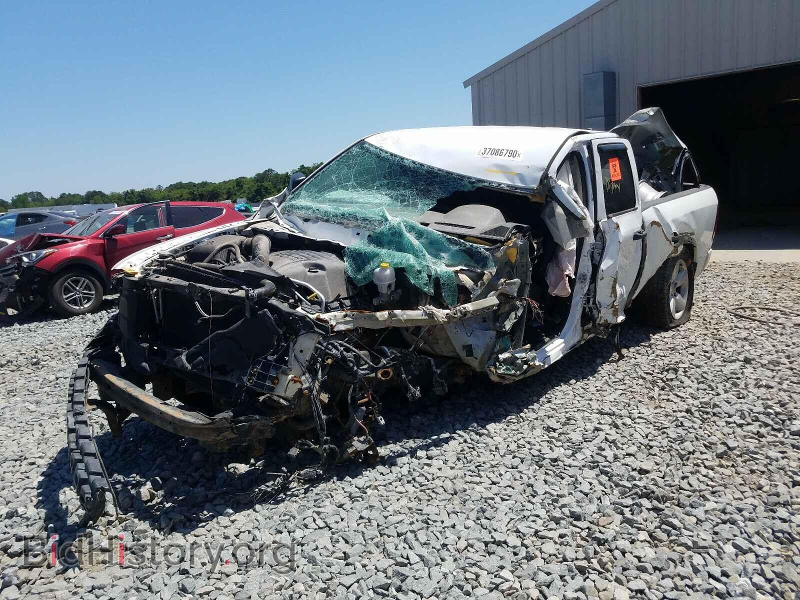 2014 RAM 1500 - VIN: 1C6RR7FT0ES256102 - Photo 2
