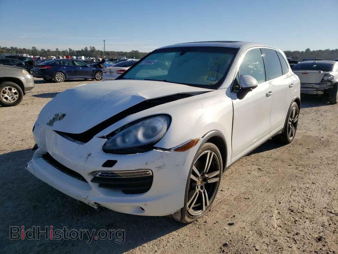 2013 PORSCHE CAYENNE - VIN: WP1AB2A24DLA82747 - Фото 2