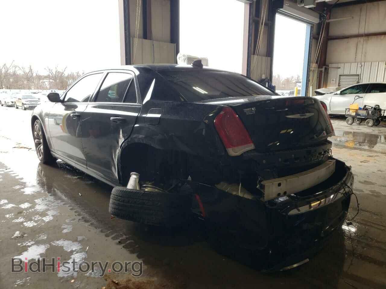 2019 CHRYSLER 300 - VIN: 2C3CCAAG7KH591842 - Фото 3