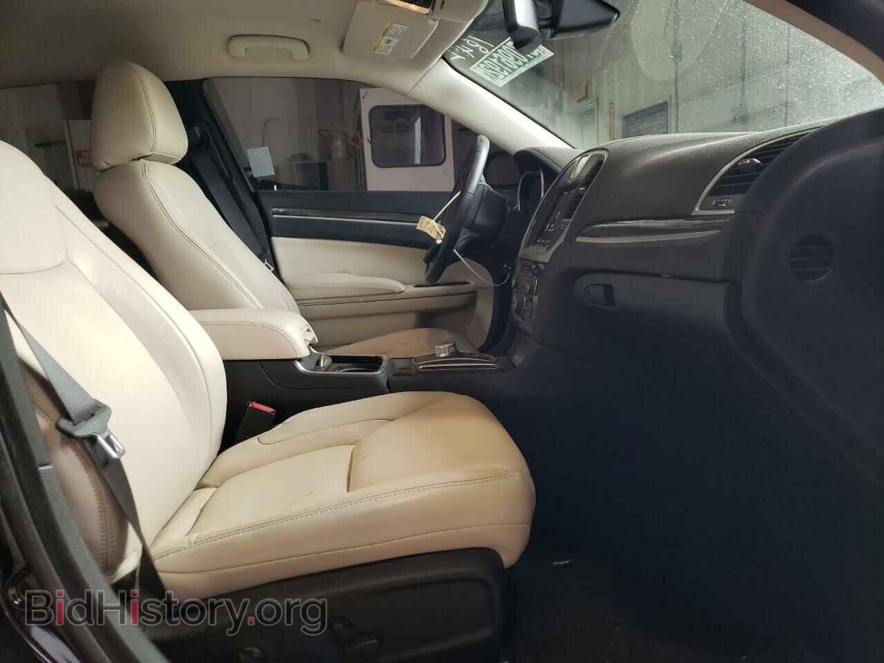 2019 CHRYSLER 300 - VIN: 2C3CCAAG7KH591842 - Фото 5