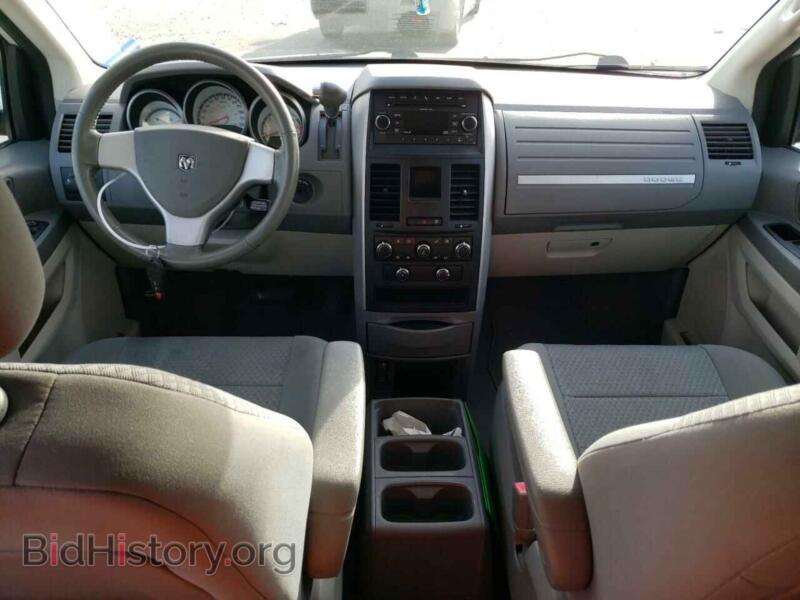 2010 Dodge CARAVAN (VIN 2D4RN3D12AR427090) — photo 8 of 13