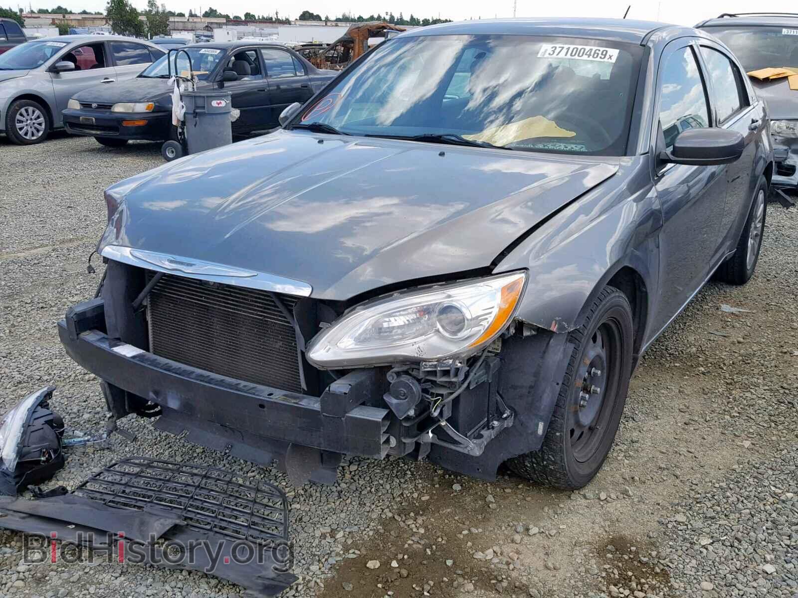 2012 CHRYSLER 200 - VIN: 1C3CCBAB1CN223983 - Фото 2