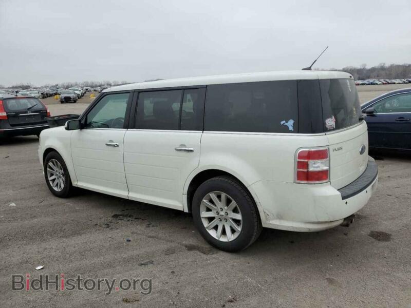 2011 Ford FLEX (VIN 2FMGK5CC0BBD28687) — фото 2 из 13