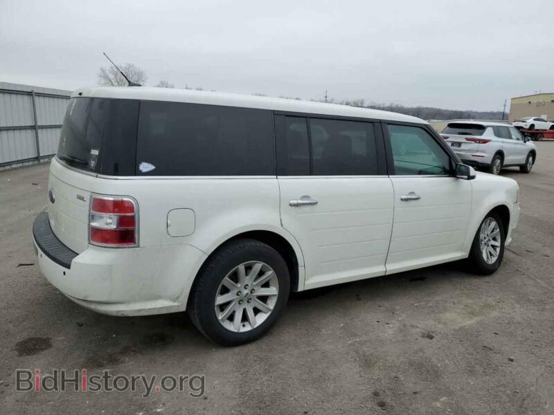 2011 Ford FLEX (VIN 2FMGK5CC0BBD28687) — фото 3 из 13