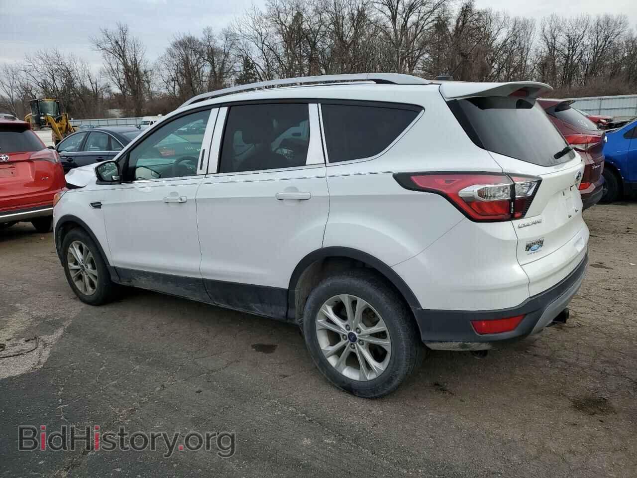 2017 FORD ESCAPE - VIN: 1FMCU0G9XHUB04324 - Фото 2