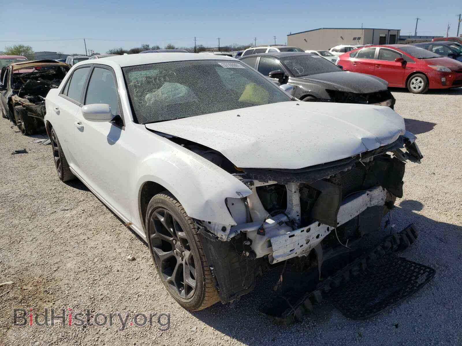 Фотография 2C3CCABG1KH516603 - CHRYSLER 300 2019