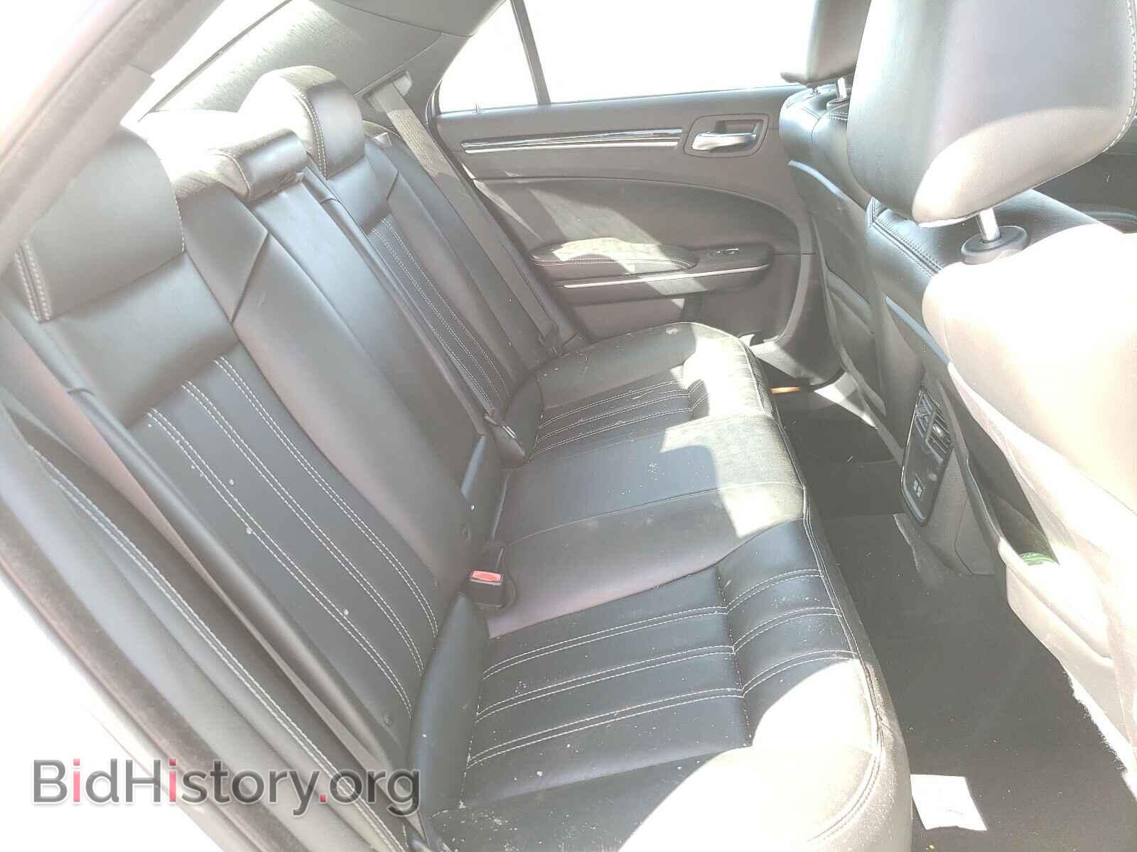 2019 CHRYSLER 300 - VIN: 2C3CCABG1KH516603 - Фото 6