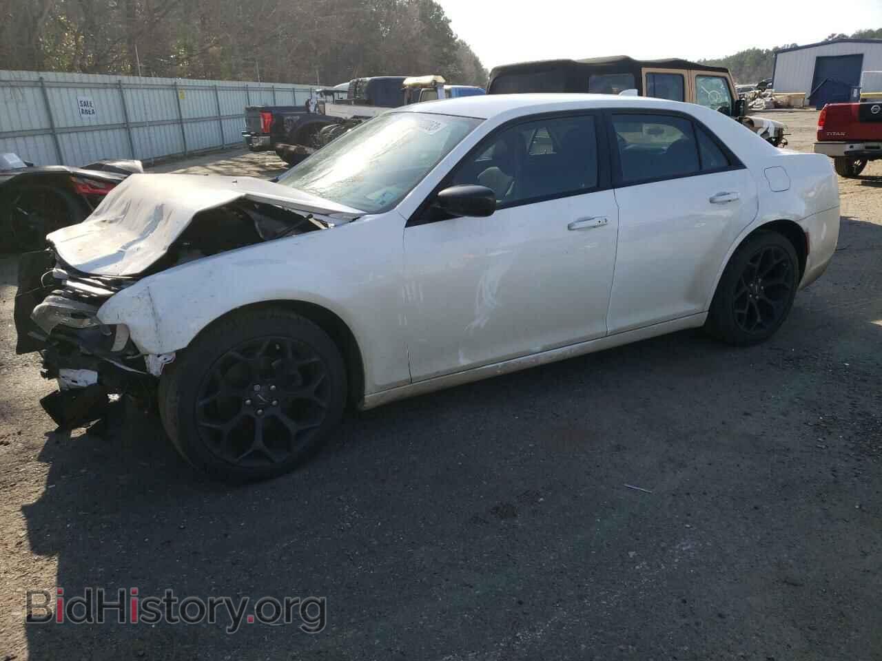 Фотография 2C3CCAAG6KH676039 - CHRYSLER 300 2019