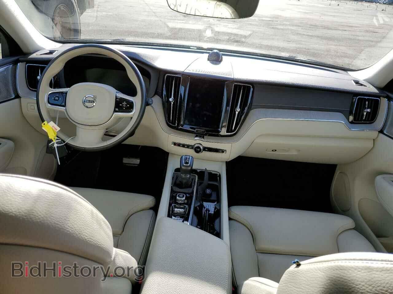 2018 VOLVO XC60 - VIN: LYVA22RL0JB097227 - Фото 8