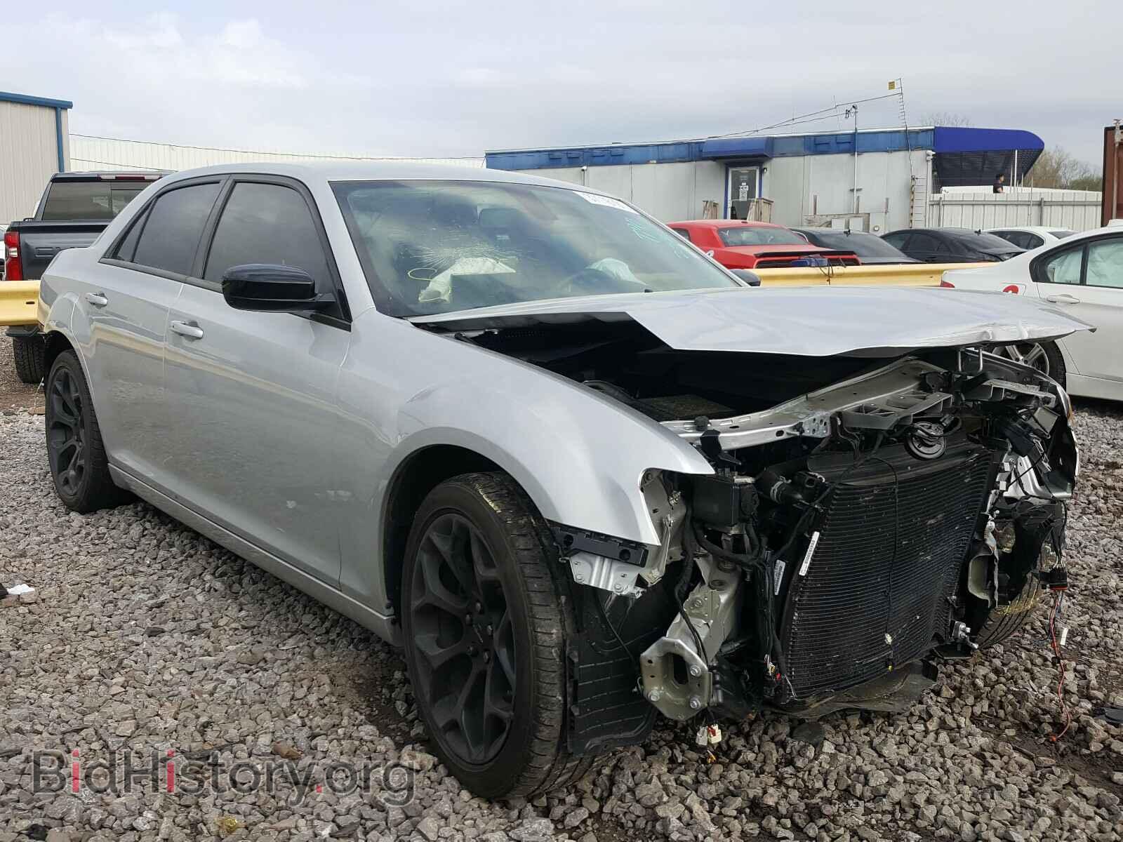 Фотография 2C3CCAAG5KH610372 - CHRYSLER 300 2019