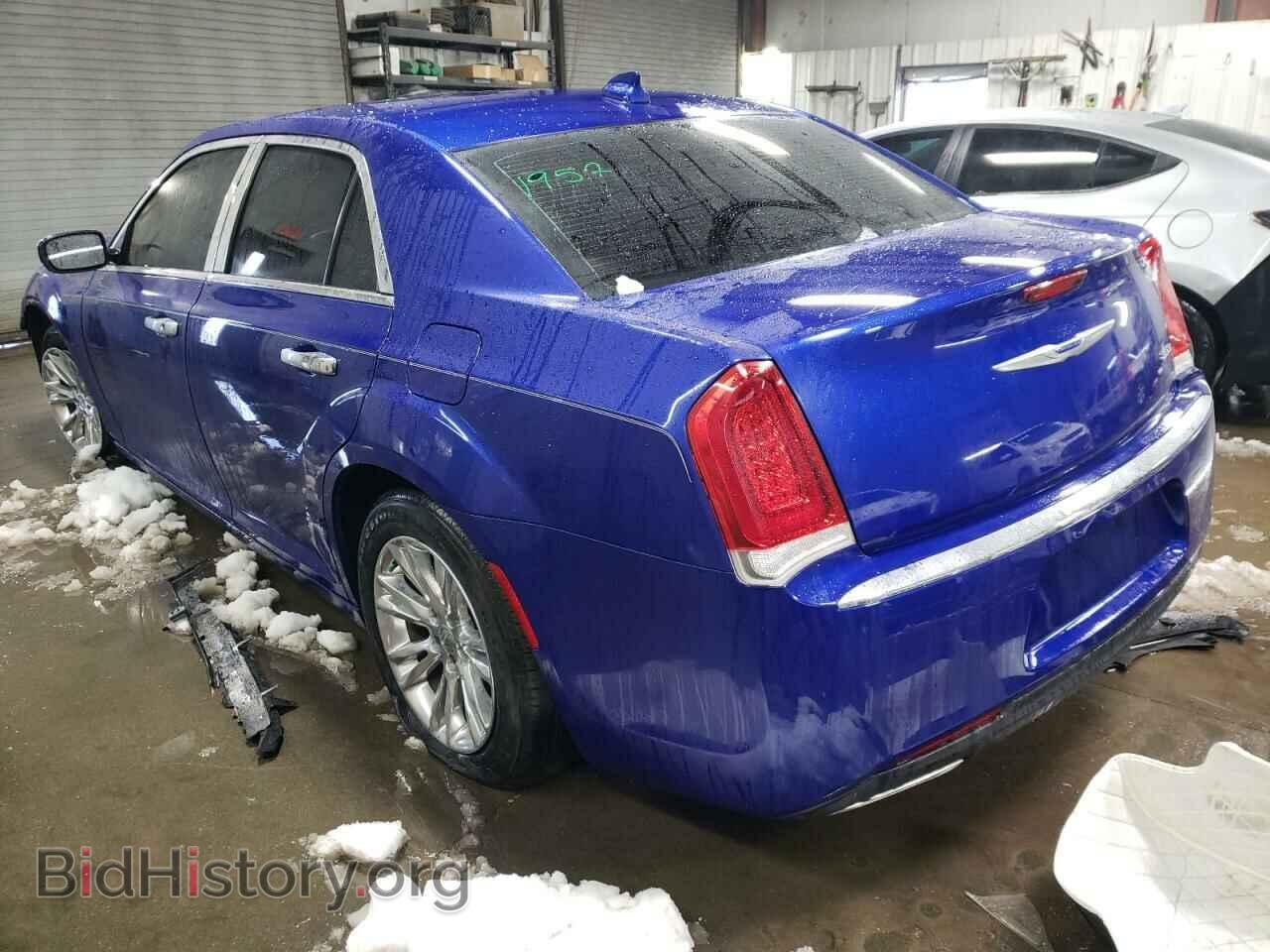 2018 CHRYSLER 300 - VIN: 2C3CCAAG8JH320352 - Фото 2