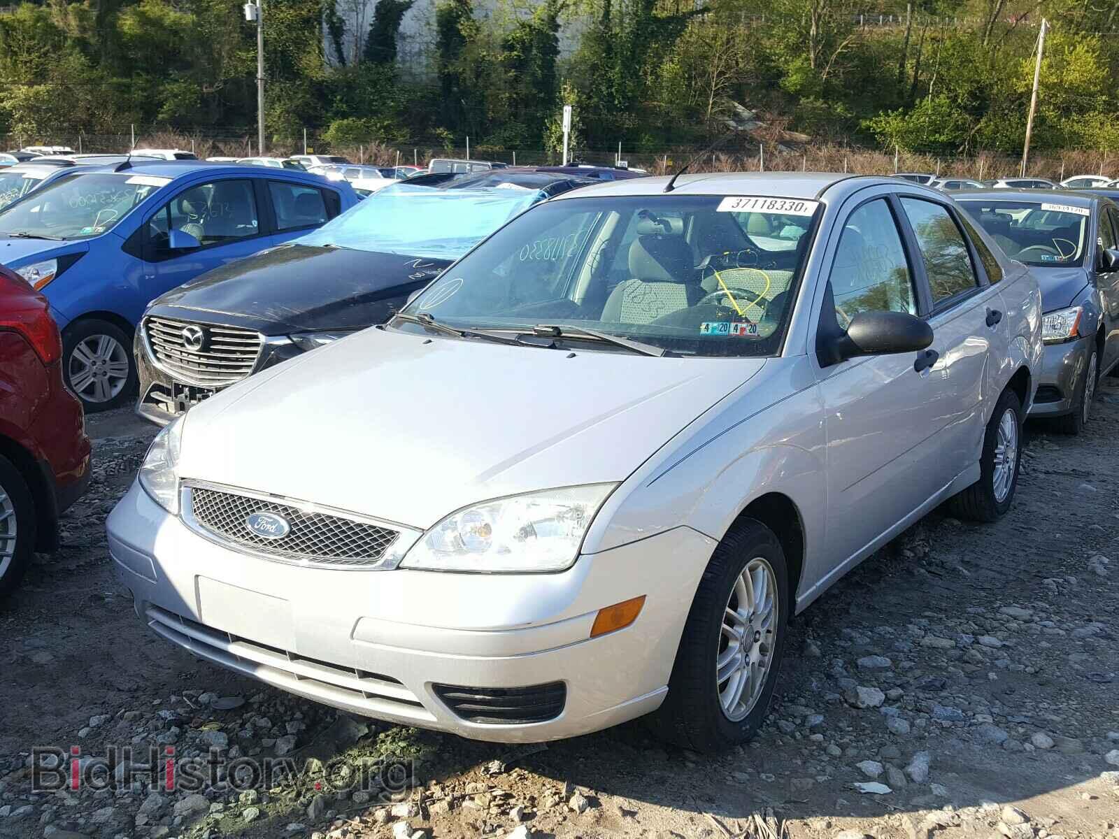 2007 FORD FOCUS - VIN: 1FAHP34N97W218991 - Photo 2