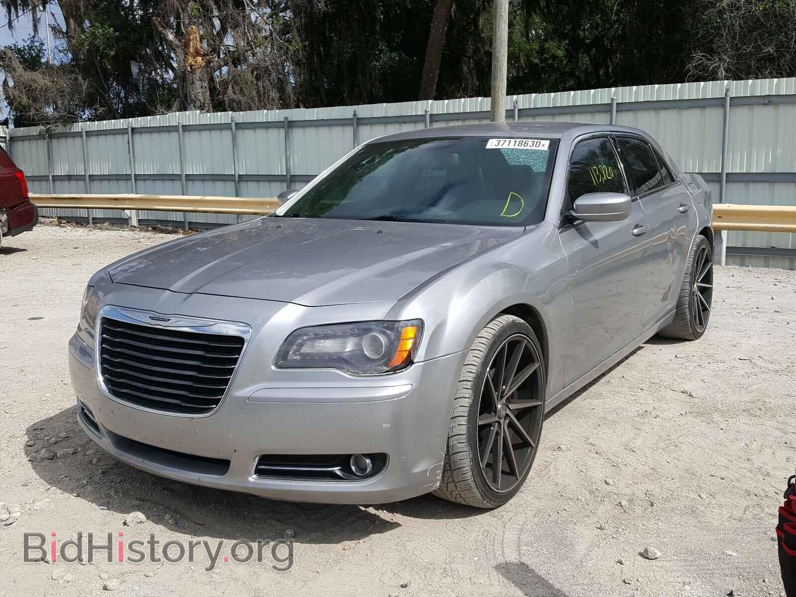 2013 CHRYSLER 300 - VIN: 2C3CCABG1DH736018 - Фото 2