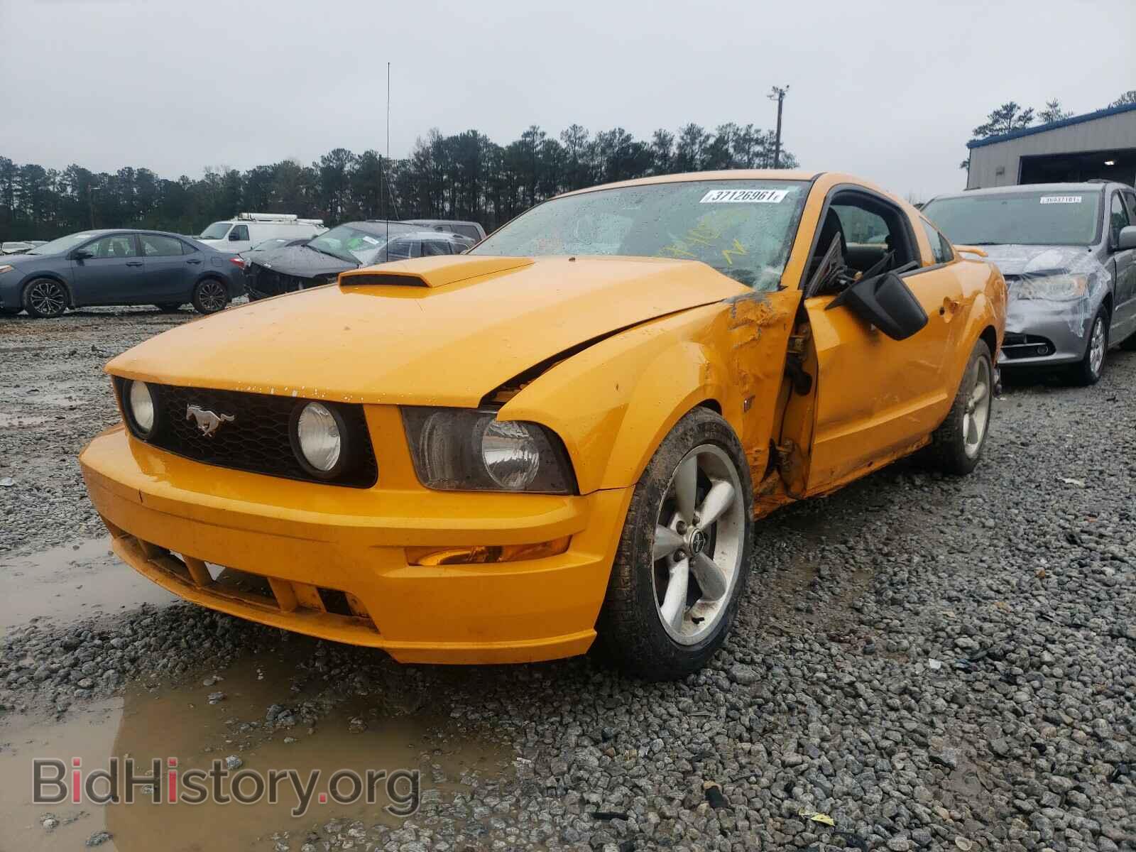 2007 FORD MUSTANG - VIN: 1ZVHT82H575220708 - Фото 2