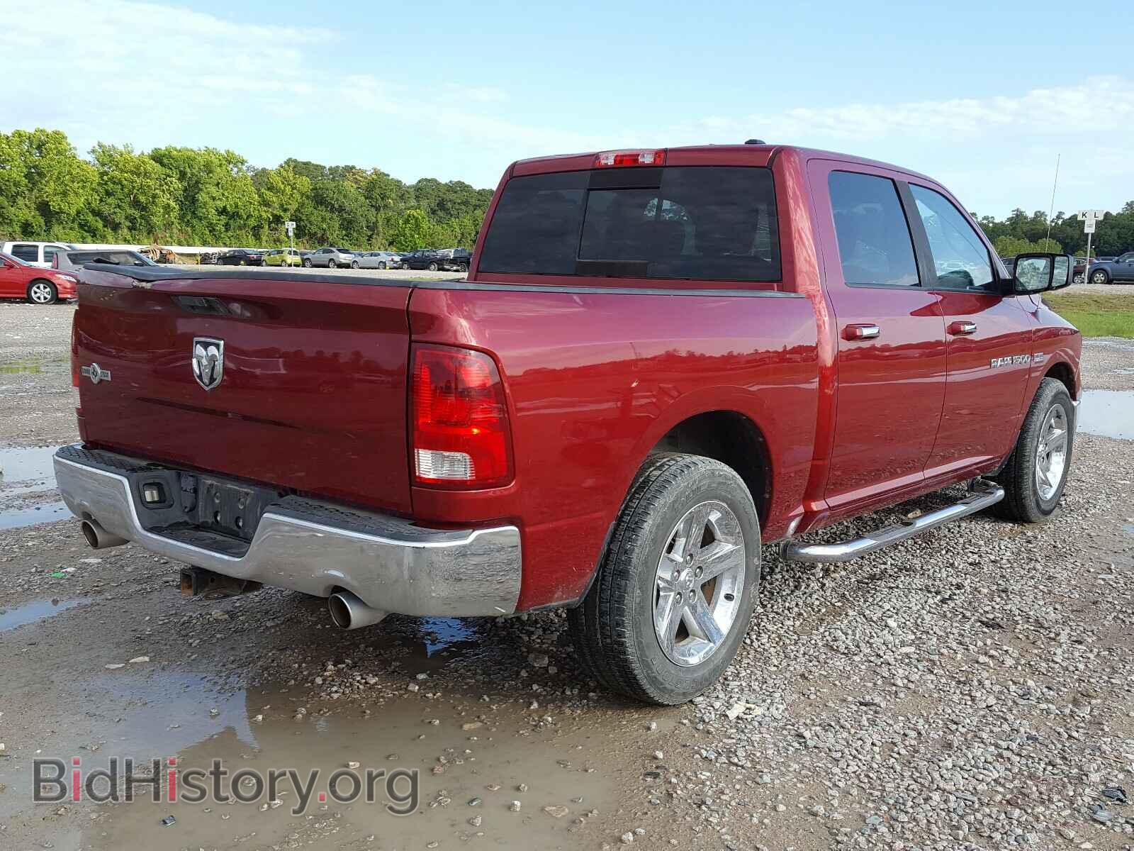 2011 DODGE RAM 1500 - VIN: 1D7RB1CT5BS670847 - Фото 4