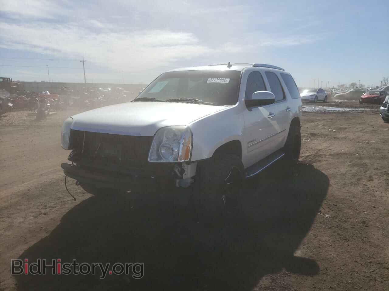 2011 GMC YUKON - VIN: 1GKS2EEF5BR174890 - Фото 2