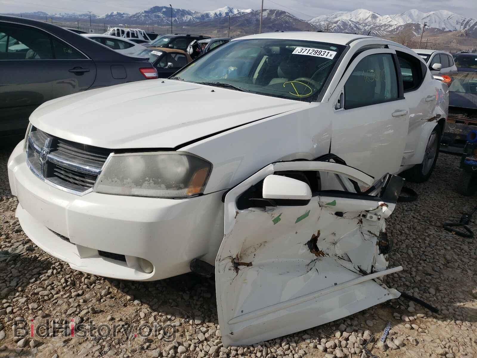 2008 DODGE AVENGER - VIN: 1B3LC76MX8N213612 - Фото 2