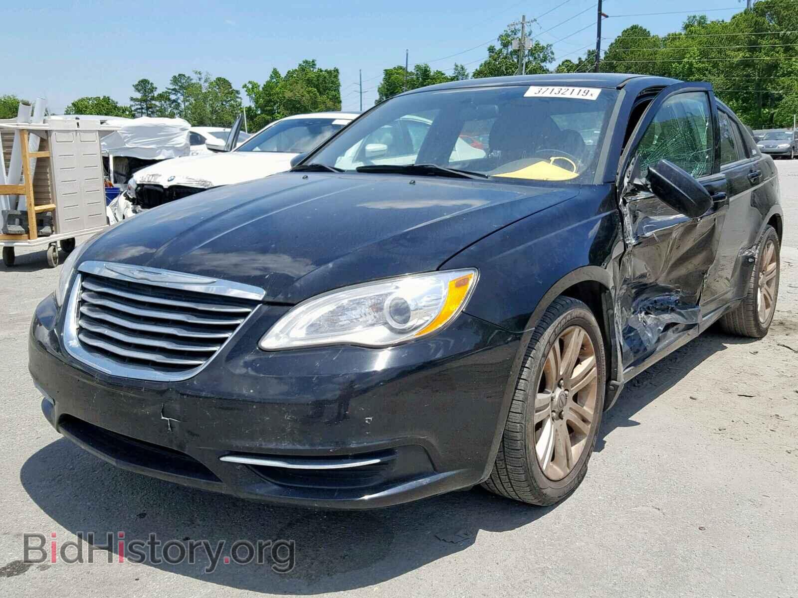 2013 CHRYSLER 200 - VIN: 1C3CCBAB0DN648256 - Фото 2