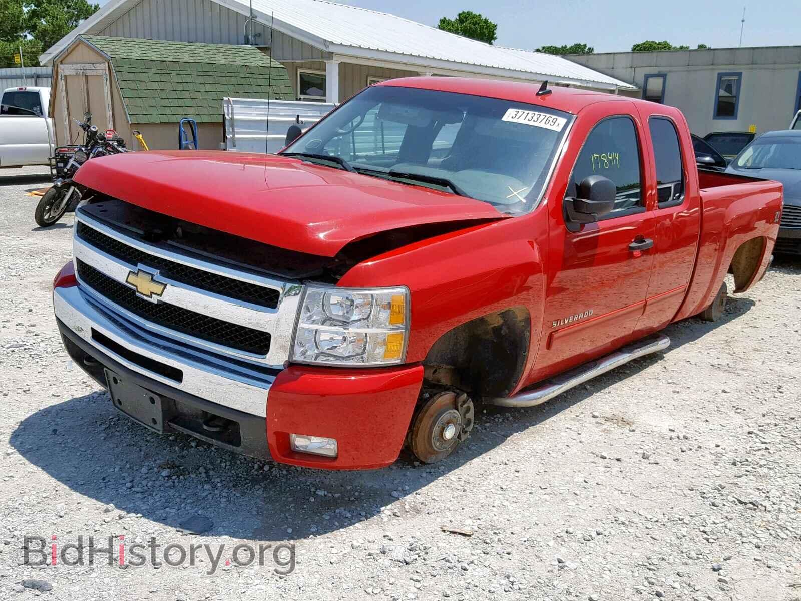 2011 CHEVROLET SILVERADO - VIN: 1GCRKSE34BZ261162 - Photo 2