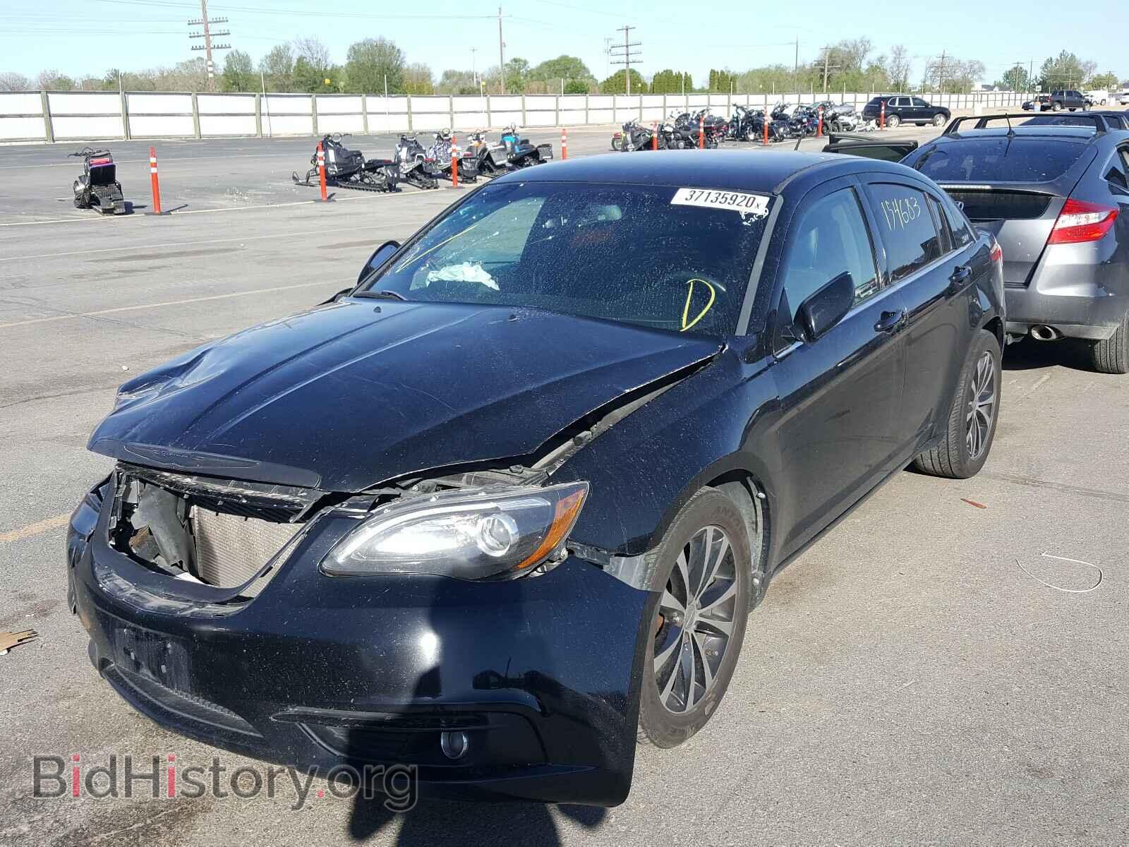 2013 CHRYSLER 200 - VIN: 1C3CCBCG3DN715814 - Фото 2