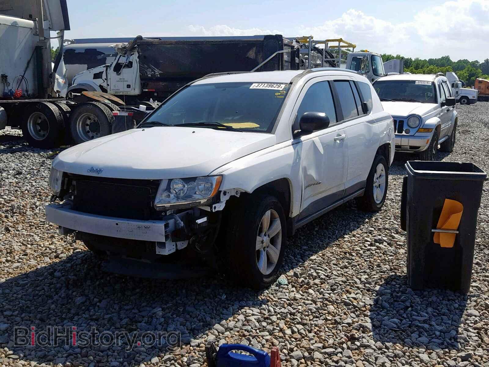 2011 JEEP COMPASS SP - VIN: 1J4NT1FA2BD215940 - Фото 2