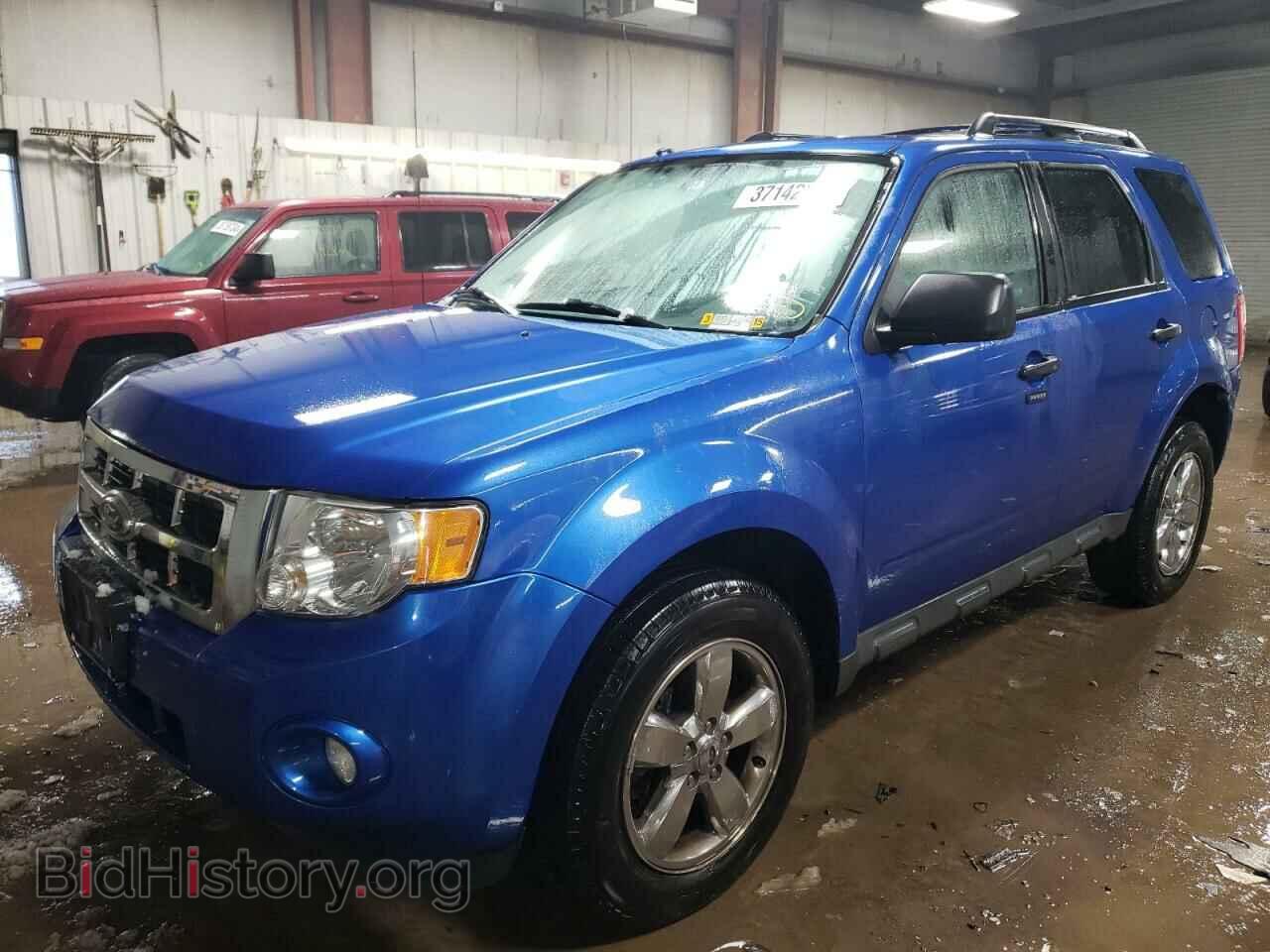 Фотография 1FMCU0DG5BKB10599 - FORD ESCAPE 2011