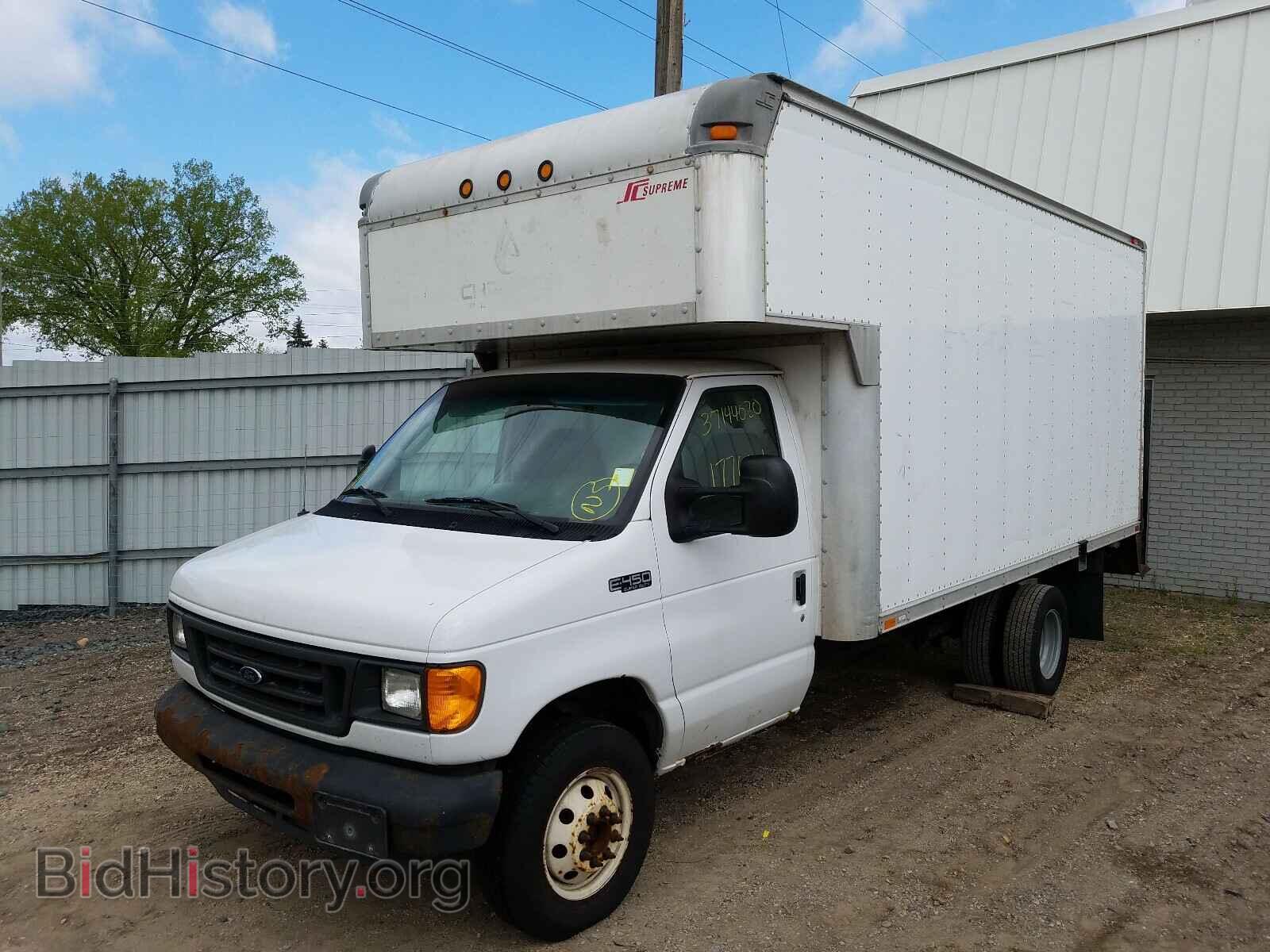 2004 FORD ECONOLINE - VIN: 1FDXE45P44HA96800 - Photo 2