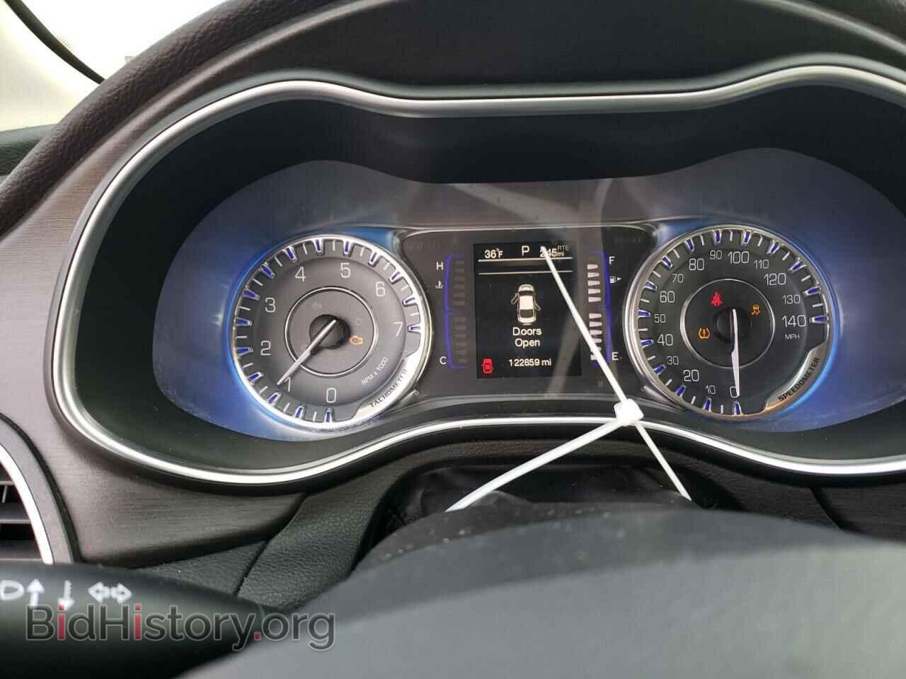 2015 CHRYSLER 200 - VIN: 1C3CCCAB9FN745660 - Фото 9