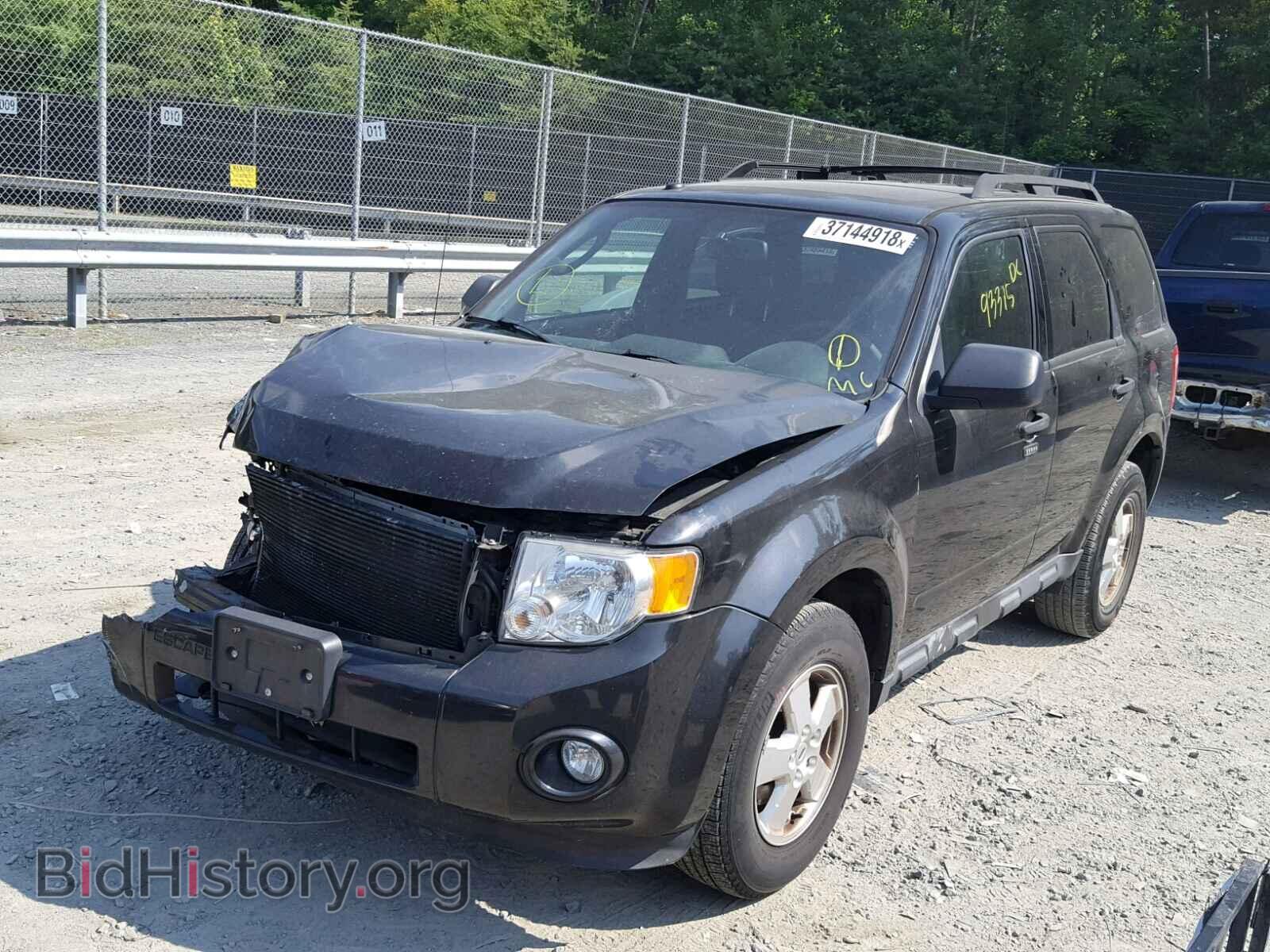 2011 FORD ESCAPE - VIN: 1FMCU0D78BKB38560 - Фото 2