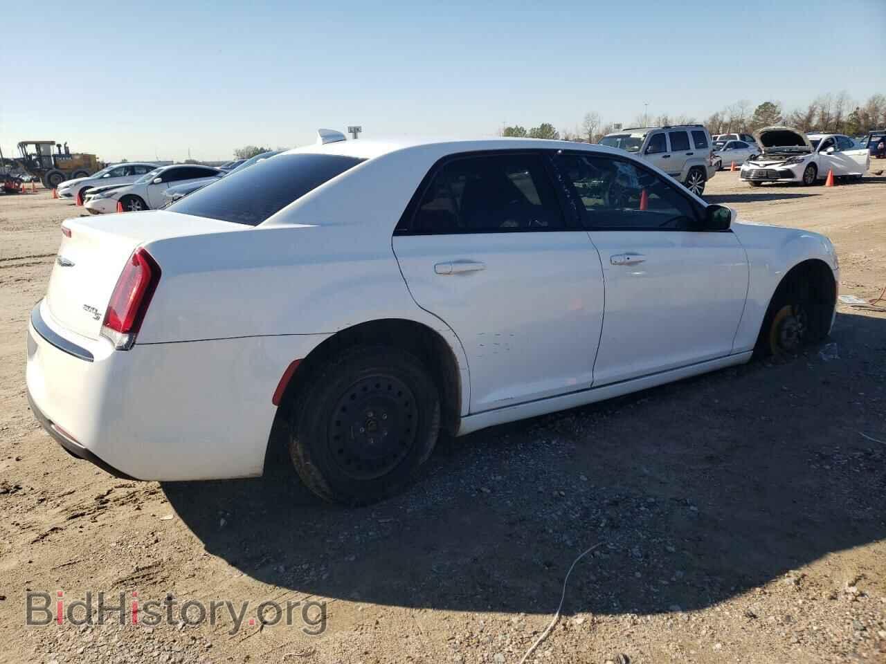 2016 CHRYSLER 300 - VIN: 2C3CCAGG8GH253106 - Photo 3