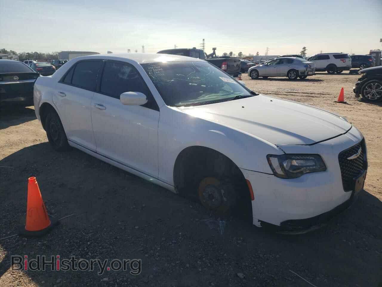 2016 CHRYSLER 300 - VIN: 2C3CCAGG8GH253106 - Photo 4