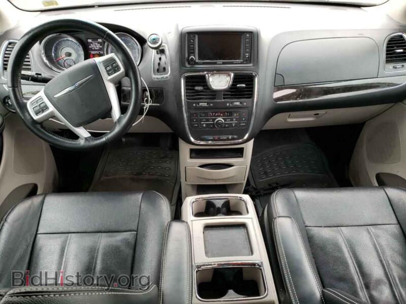 2016 Chrysler MINIVAN (VIN 2C4RC1BG3GR112399) — photo 8 of 13