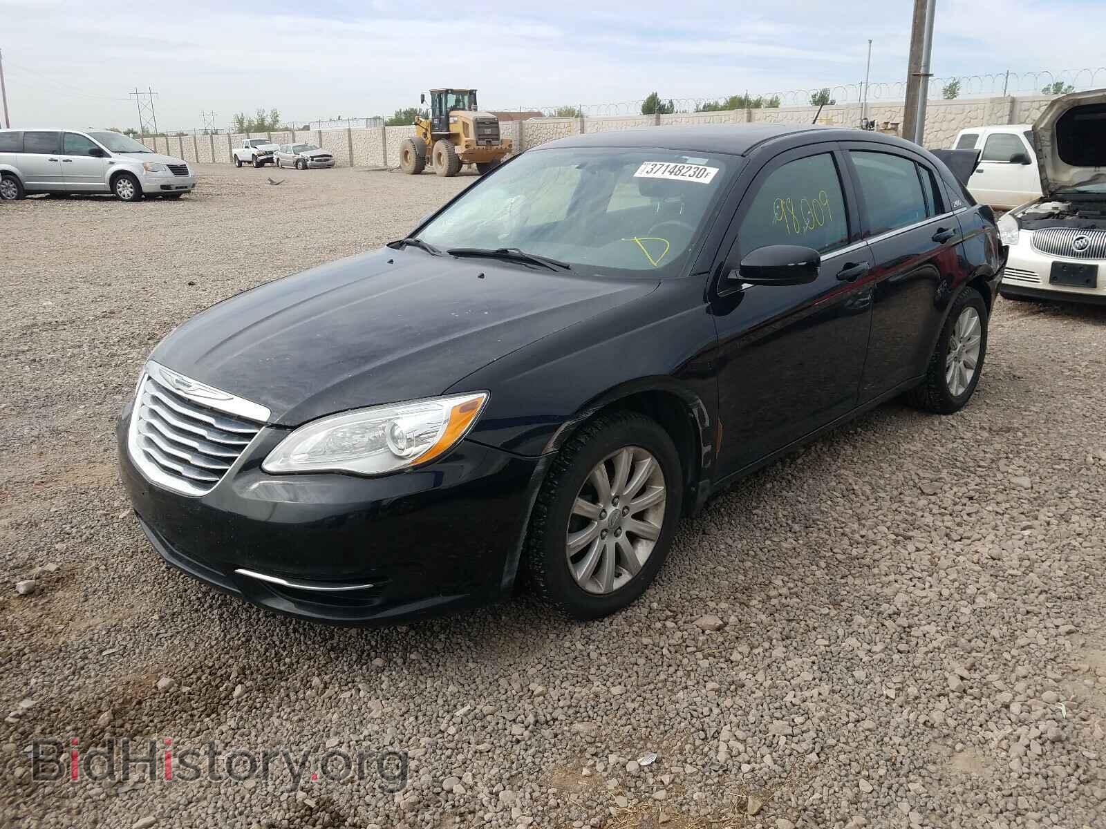 2013 CHRYSLER 200 - VIN: 1C3CCBBB8DN521866 - Фото 2