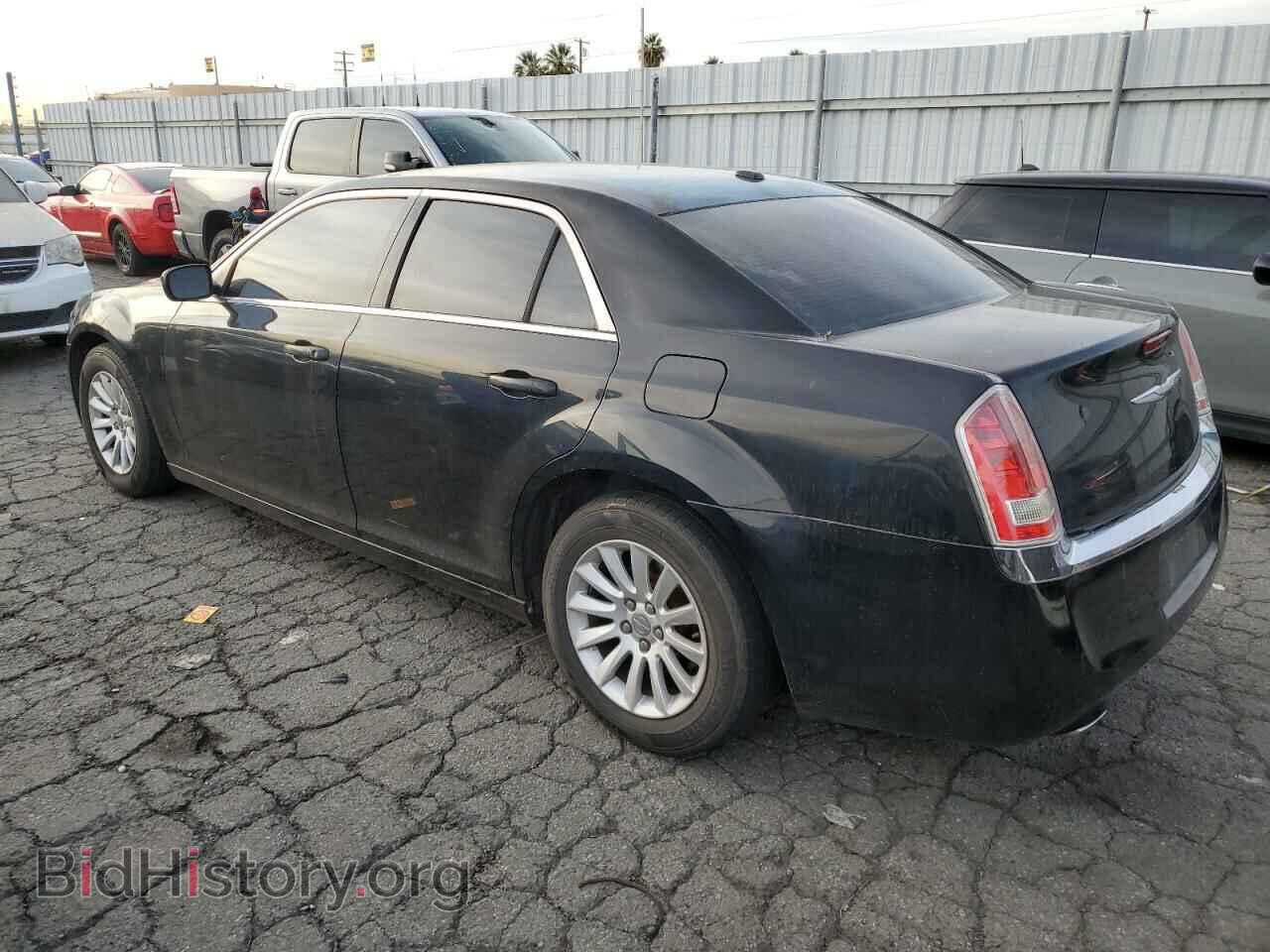 2012 CHRYSLER 300 - VIN: 2C3CCAAG2CH137113 - Фото 2