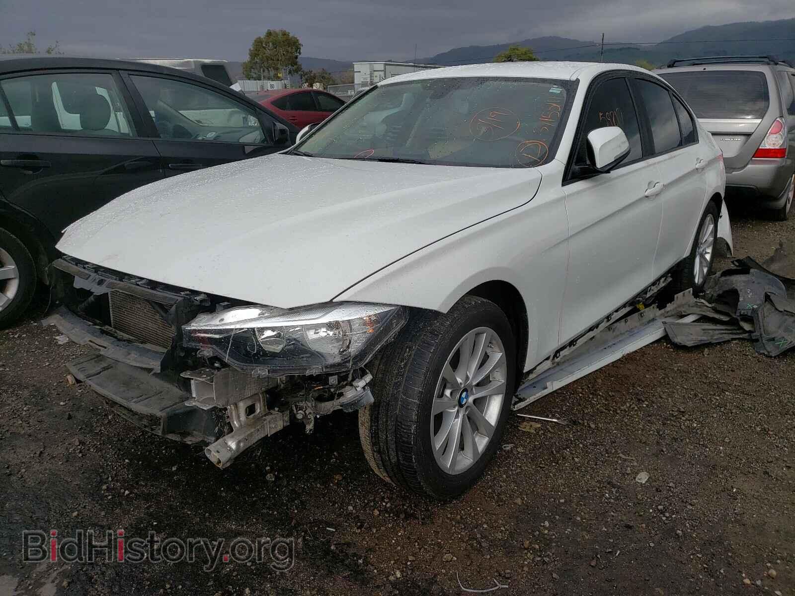2016 BMW 3 SERIES - VIN: WBA8E1G55GNT36846 - Фото 2