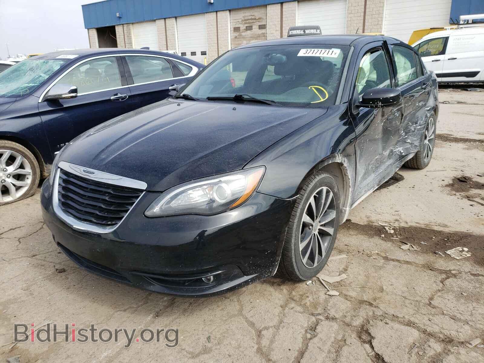 2013 CHRYSLER 200 - VIN: 1C3CCBCG4DN574168 - Фото 2