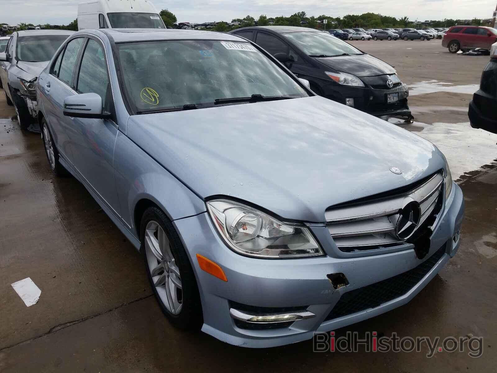 Photo WDDGF8AB6DR274855 - MERCEDES-BENZ C CLASS 2013