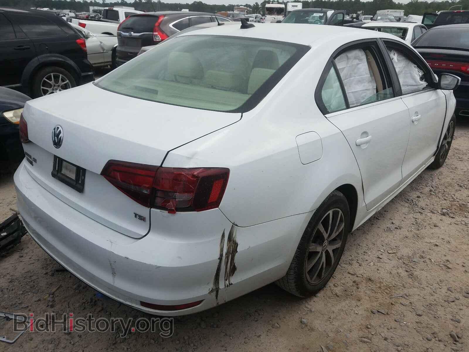 2017 VOLKSWAGEN JETTA - VIN: 3VWDB7AJ0HM381074 - Фото 4