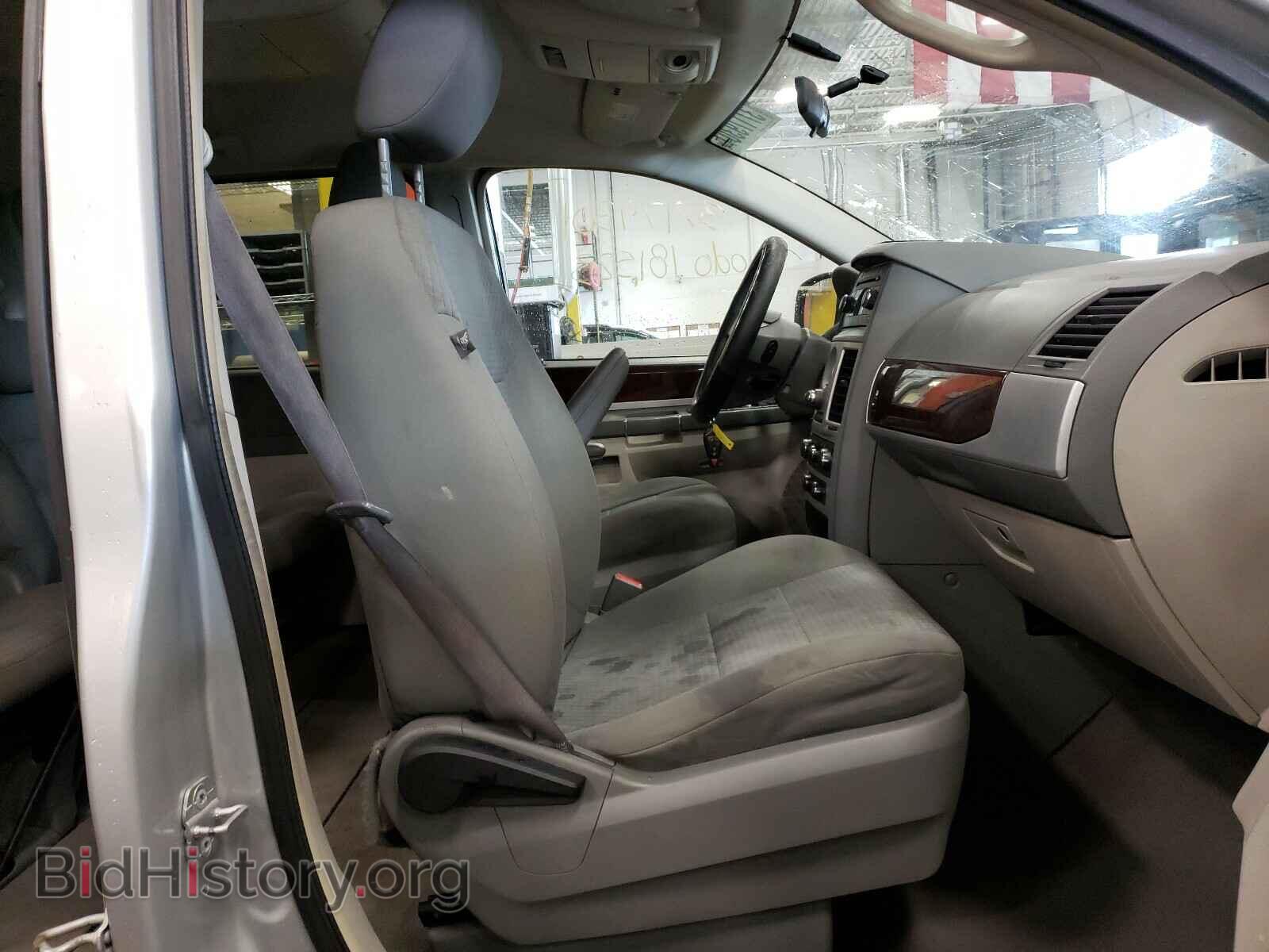 2010 CHRYSLER MINIVAN - VIN: 2A4RR5D14AR109267 - Фото 5