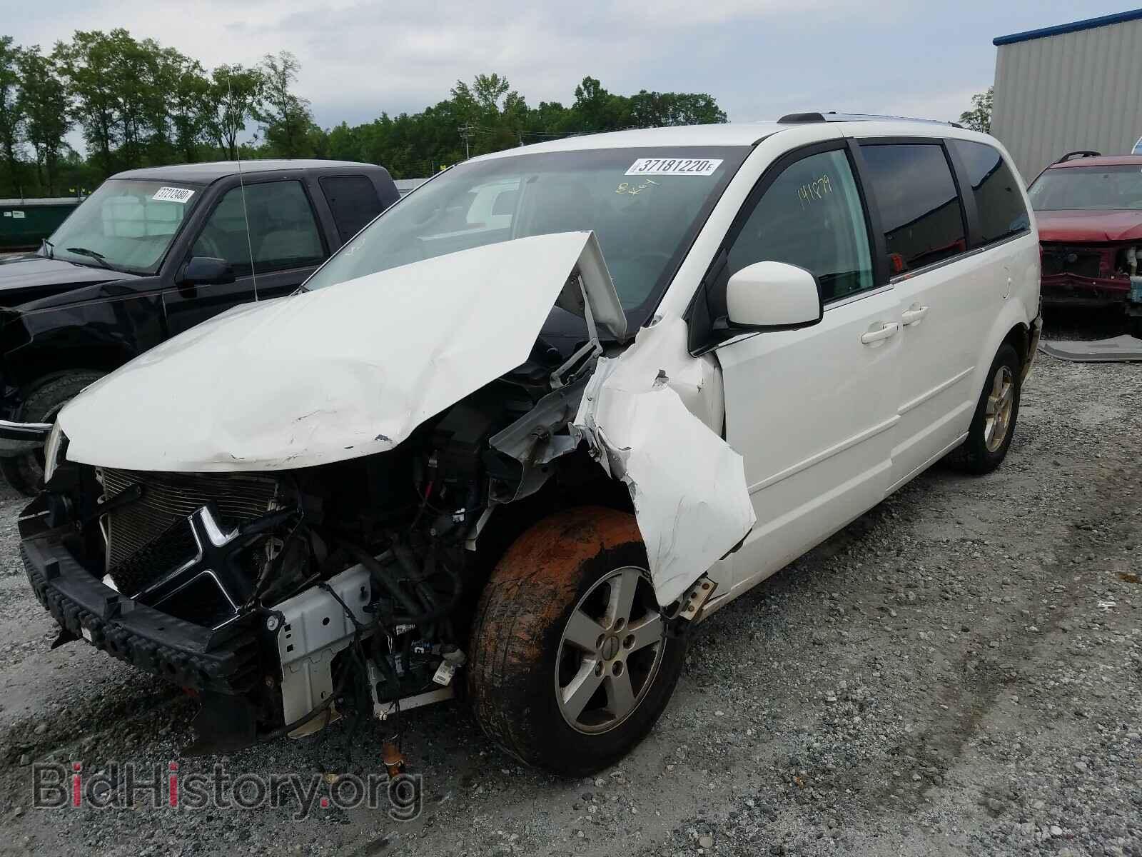 2011 DODGE CARAVAN - VIN: 2D4RN5DG4BR693597 - Фото 2
