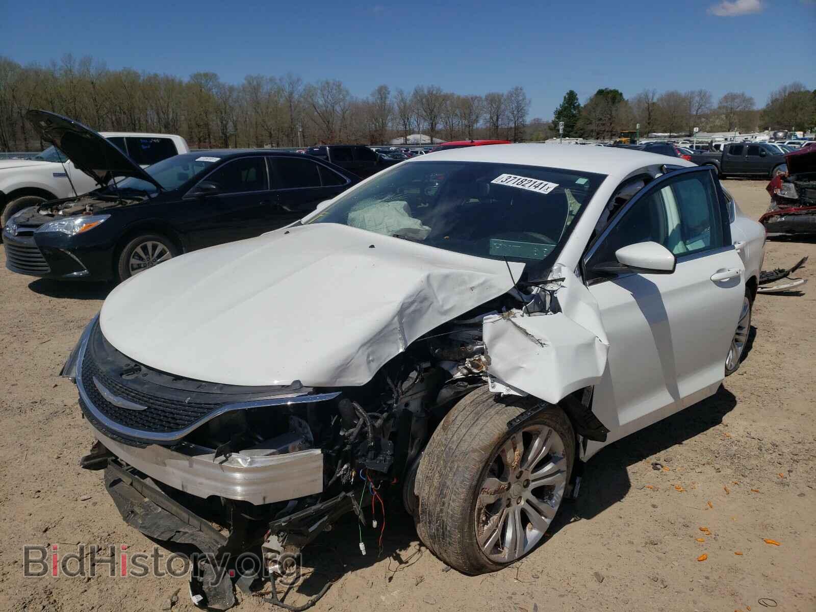 2015 CHRYSLER 200 - VIN: 1C3CCCAB8FN554327 - Фото 2