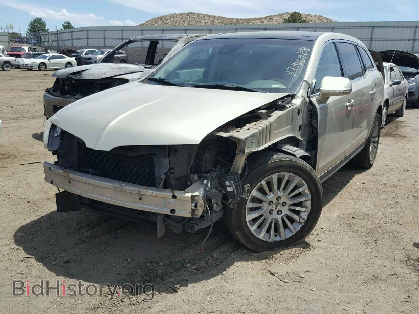 2011 LINCOLN MKT - VIN: 2LMHJ5AR4BBJ52133 - Фото 2