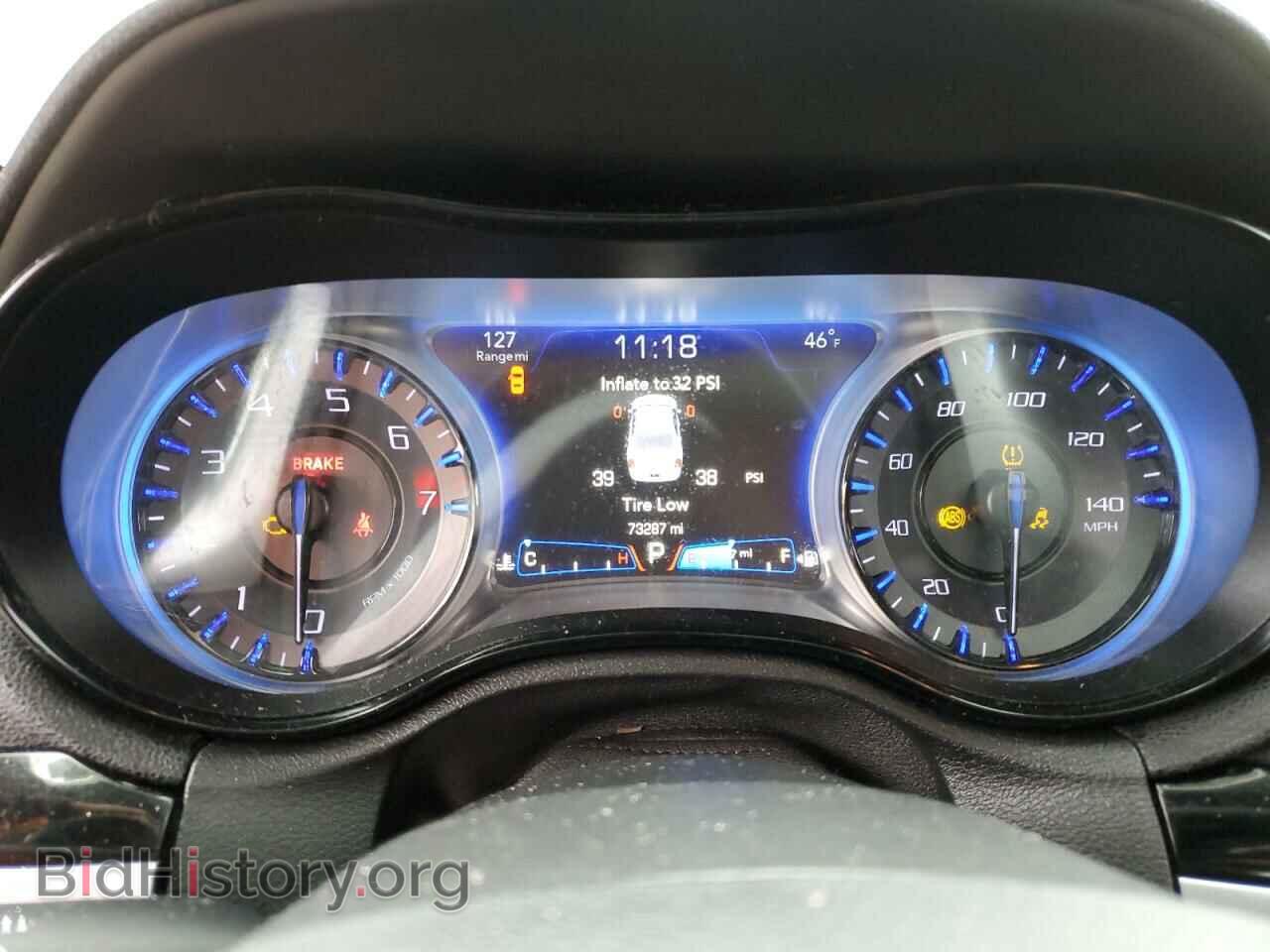 2018 CHRYSLER 300 - VIN: 2C3CCABG7JH314220 - Фото 9