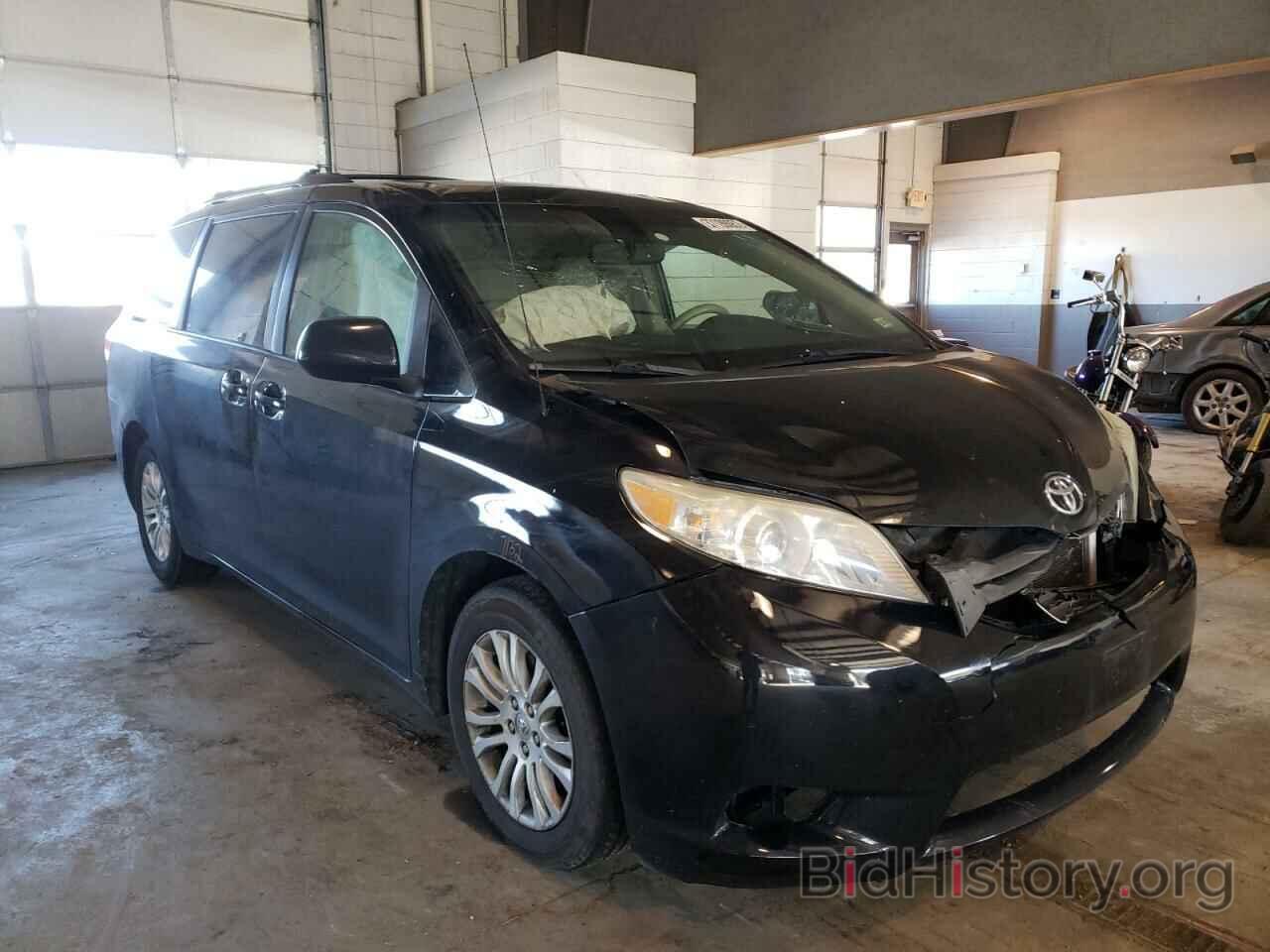 Фотография 5TDYK3DC9BS158937 - TOYOTA SIENNA 2011