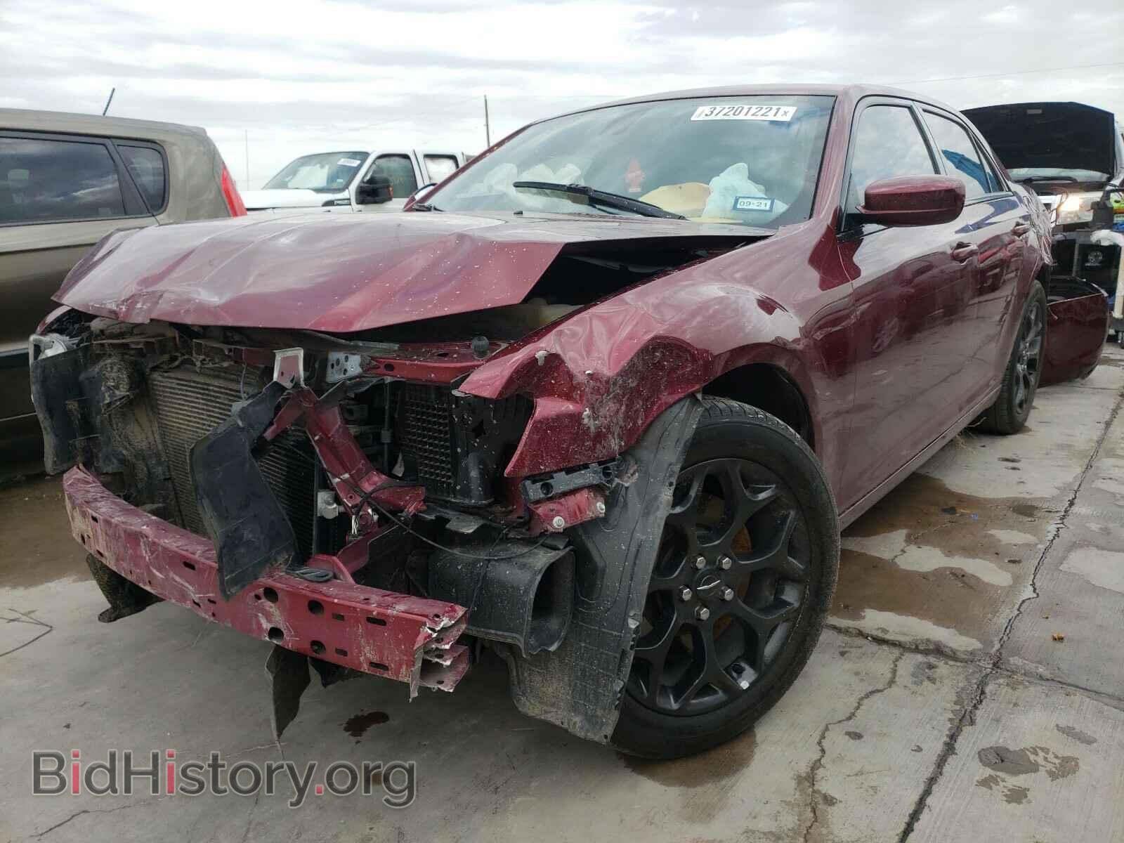 2019 CHRYSLER 300 - VIN: 2C3CCAGG9KH586147 - Фото 2