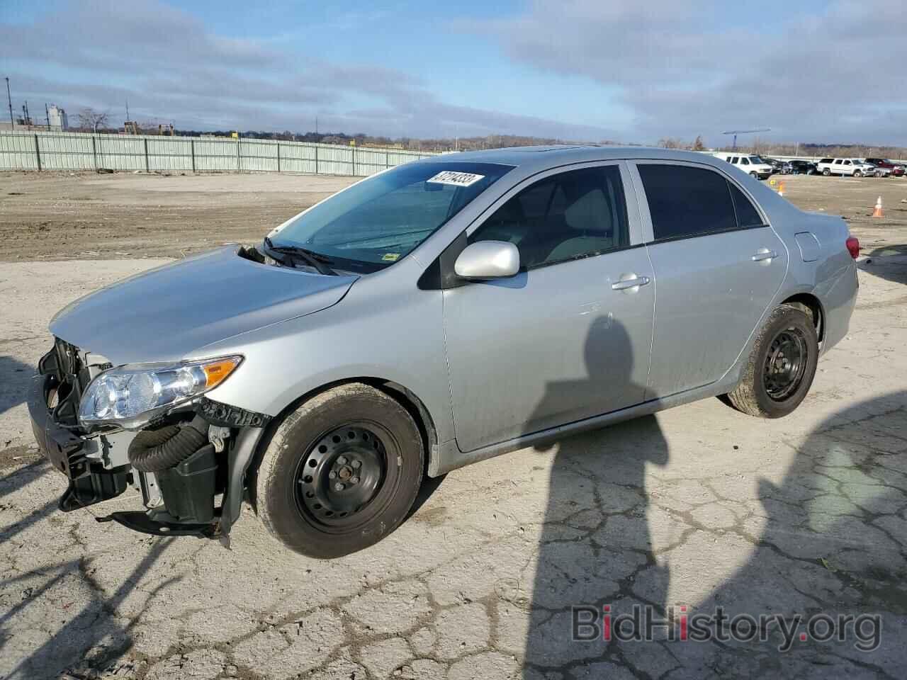 Photo 1NXBU4EEXAZ264339 - TOYOTA COROLLA 2010