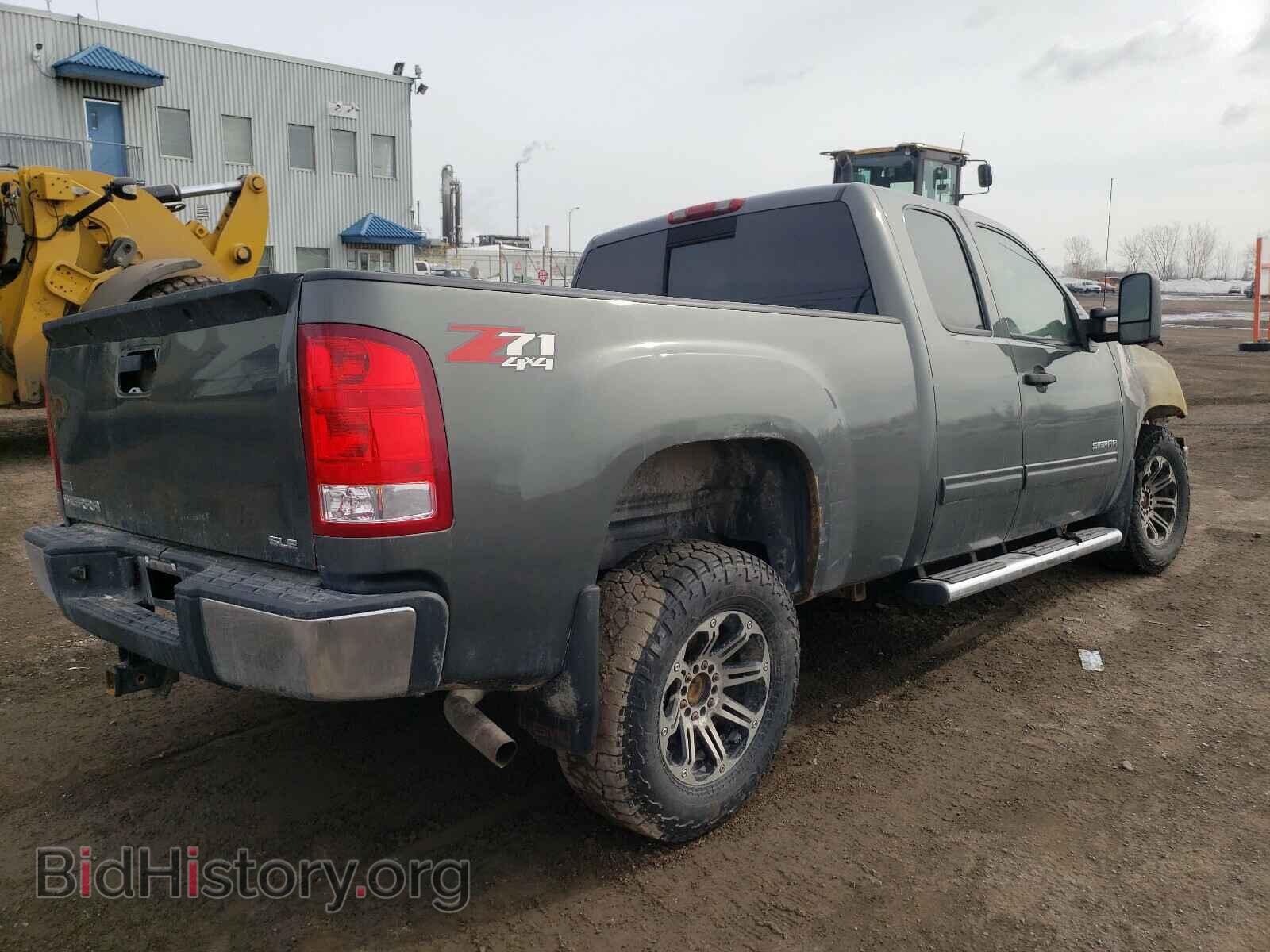 2011 GMC SIERRA - VIN: 1GTR2VE38BZ261361 - Фото 4