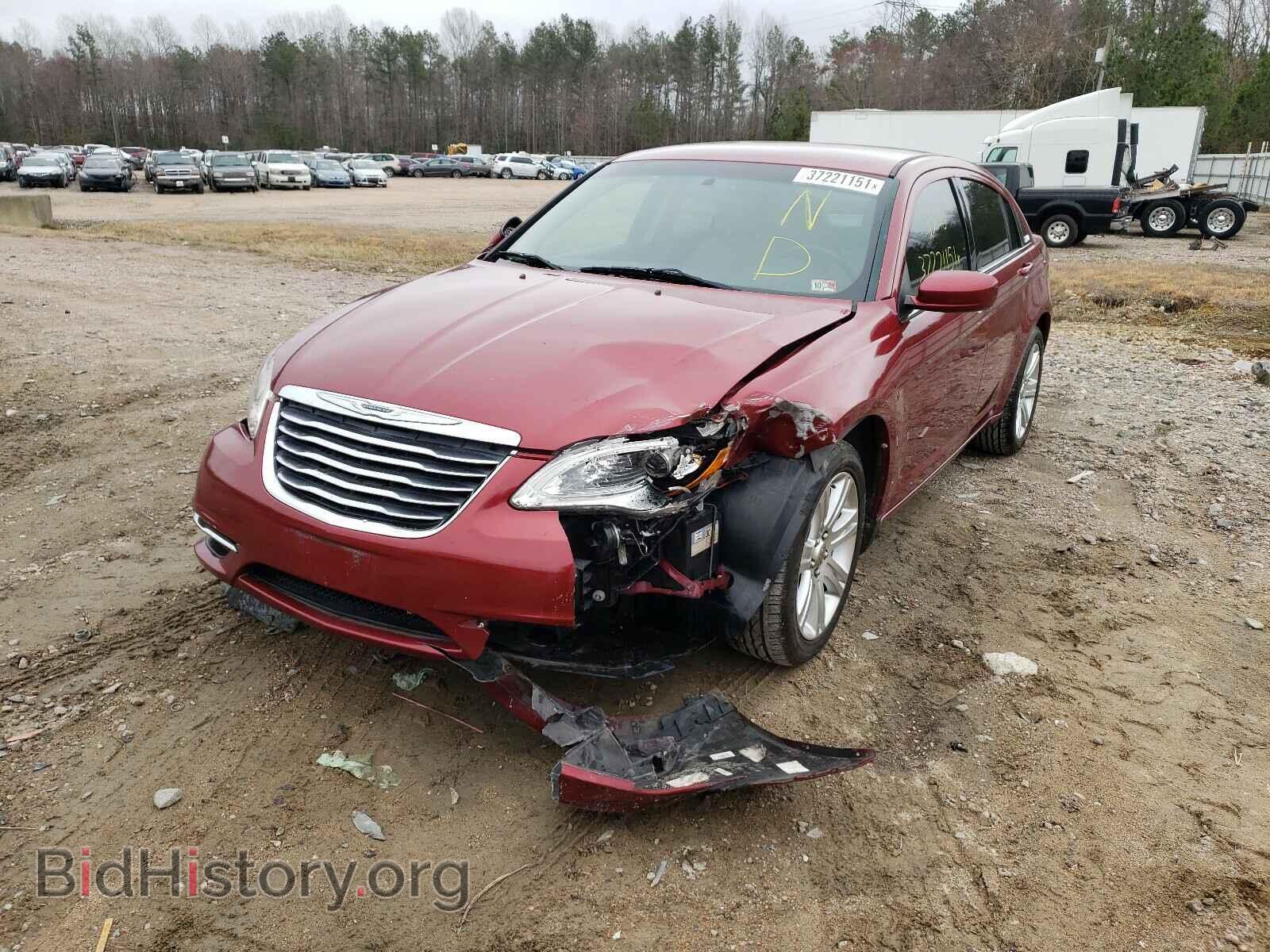 2012 CHRYSLER 200 - VIN: 1C3CCBBBXCN107678 - Фото 2